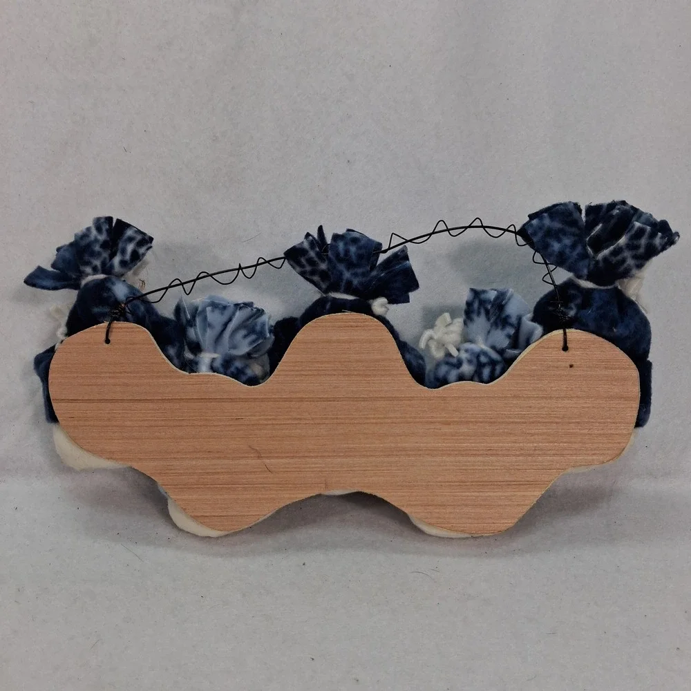 Unbranded Wall Hanging Snowman Heads Blue Tie Dye Primitive Folk Art EUC